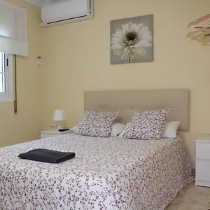 nice-and-new-studio-close-to-the-city-center-3a.hotelsinnerja.org/